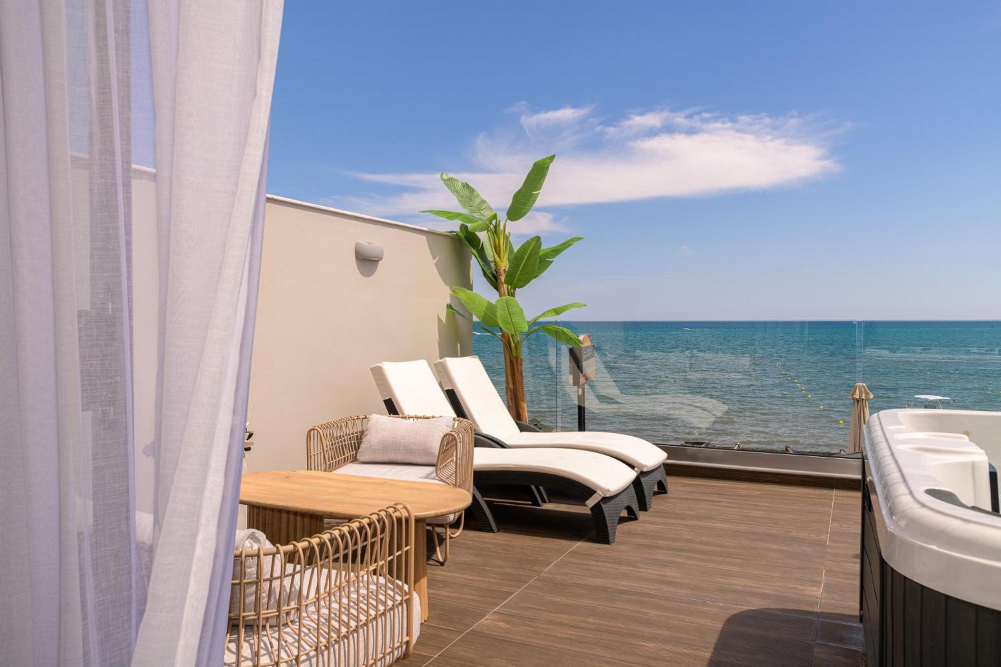 Pearl Luxury Living Apartment Лаганас Екстериор снимка